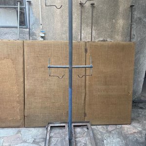 Lote siguiente: Soporte de Hierro para Colgar Bicicletas con Ruedas
