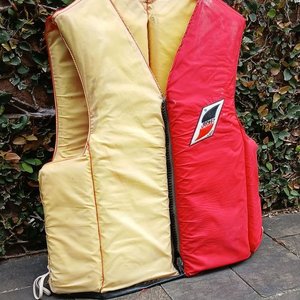 Chaleco Salvavidas Rocket Jacket Rojo y Amarillo - imagen 4