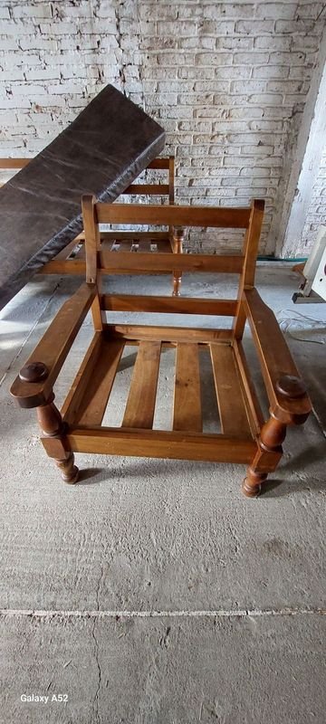 Juego de living en madera con almohadones - imagen 8