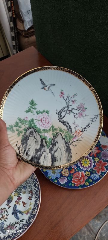 Platos decorativos de porcelana y cerámica - imagen 4