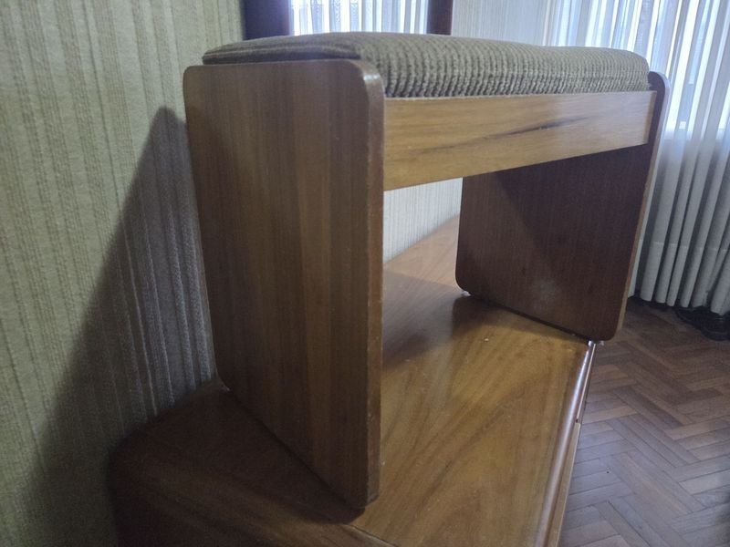 Banco para el dormitorio 50x32x45 - Mueble de madera con estantería y sillón tapizado - imagen 2