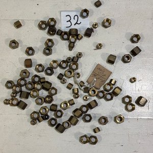 Lote siguiente: Lote de 100 Piezas de Conexiones de Bronce