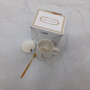 Cuatro piezas: difusor de aromas + set de repostería + taza con tapa + dispensador para bidón. - imagen 6