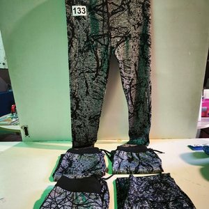 Conjunto de 5 Calzas y Jogging de Lycra con Estampado Batik - imagen 1