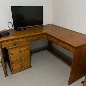 Escritorio Esquinero de Madera con Cajonera - imagen 5