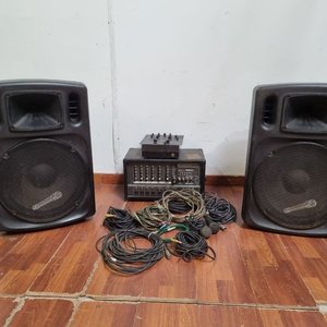 Consola de Sonido Phonic con Parlantes y Micrófonos - imagen 2