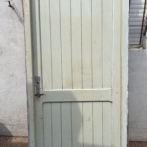Puerta Antigua de Madera Panelada Color Grisáceo con Herrajes - imagen 5