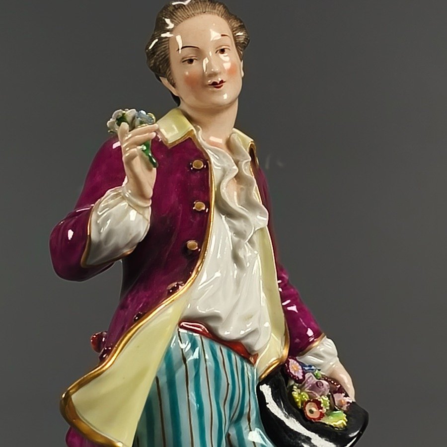 Figura de caballero en porcelana alemana Sitzendorf - imagen 8