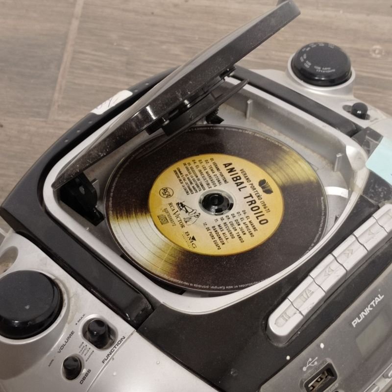 Reproductor de MP3 y cinta de casete Huevito marca Punktal - imagen 3