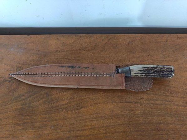 Cuchilla Artesanal de 25 cm con Vaina de Cuero