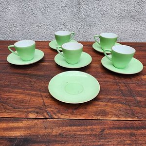 Lote siguiente: Juego de Café de Porcelana Verde Claro - 11 Piezas