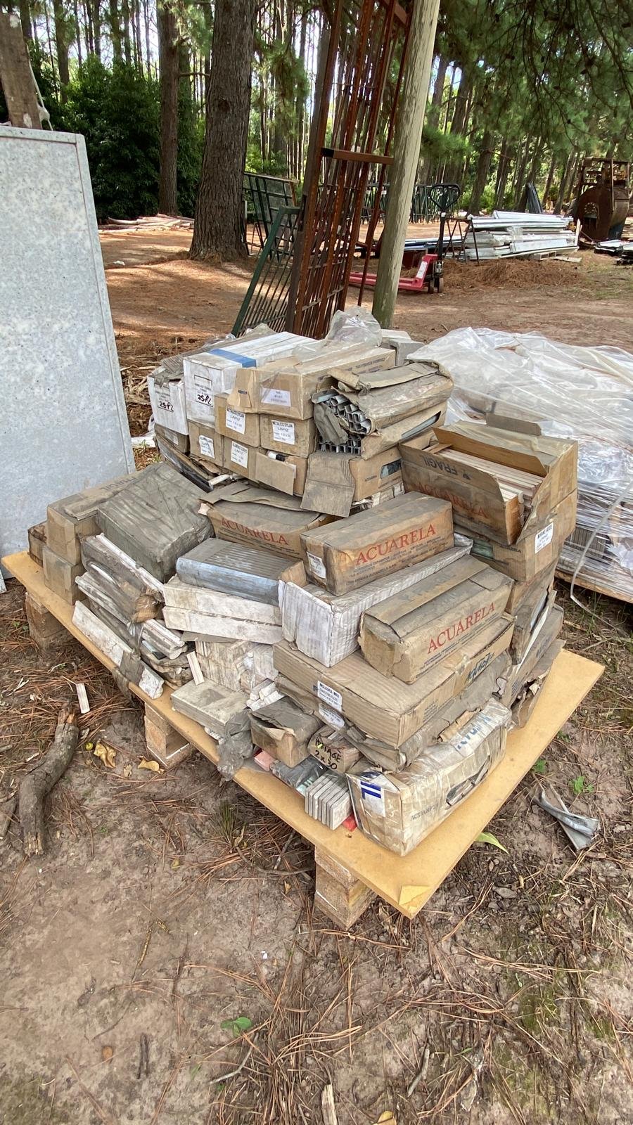Lote de materiales de metal y madera para construcción - imagen 3