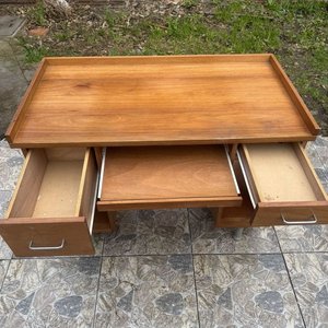 Escritorio de Madera con Cajones y Estante - imagen 3