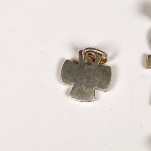 Lote de Cuatro Cruces y Ankh de Plata - imagen 4