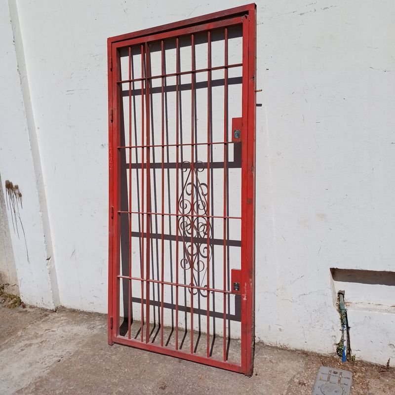 Puerta reja en varilla de 16mm, con marco - imagen 2
