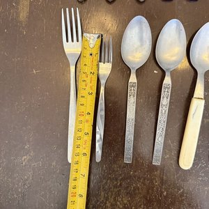 Lote de Cubiertos: Tenedores, Cuchillos y Cucharas Variados - imagen 9