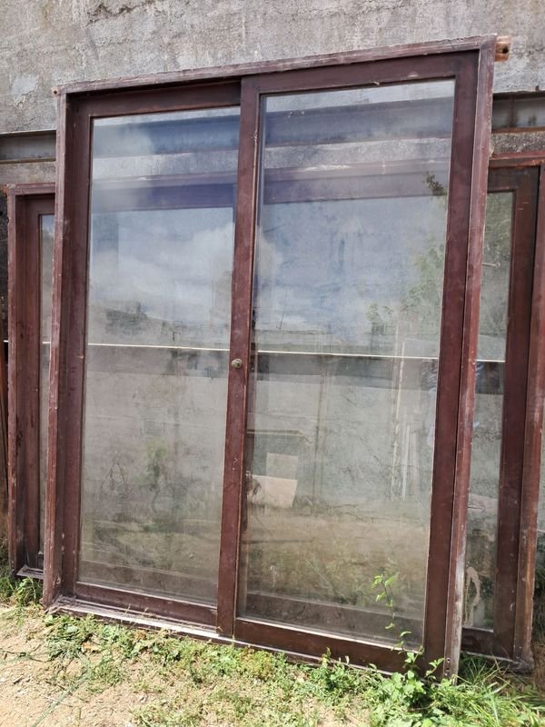 Item 882921 - Image 0