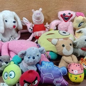 Lote de 18 Peluches Variados: Personajes Infantiles y Animales - imagen 2