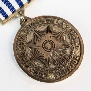 Condecoración Masónica de Bronce "Logia Los Amigos de la Verdad" Florida - imagen 2