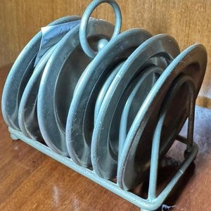 Lote anterior: 1 porta posavasos con 6 posavasos antiguo en metal