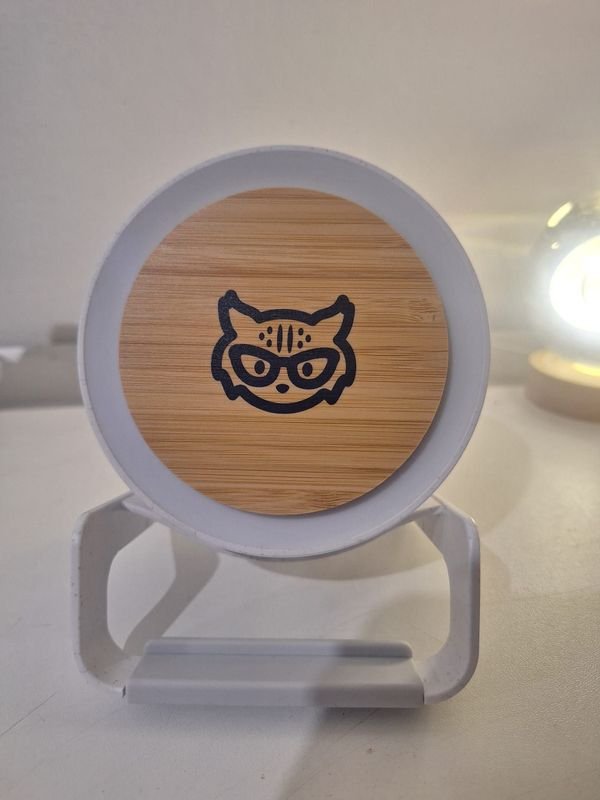 Parlante Bluetooth Inalámbrico con Soporte y Cable Cargador - imagen 4