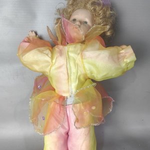 Lote anterior: Muñeca Antigua de Porcelana con Vestido Multicolor
