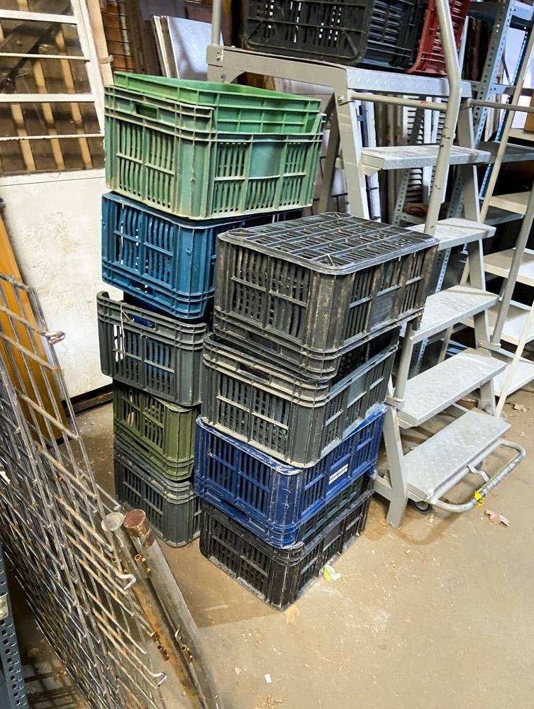 Lote de 20 Cajones Plásticos Usados de Varios Colores