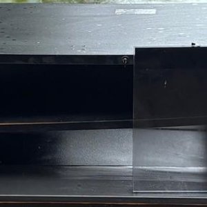 Lote de Rack bajo con puerta de vidrio y un estante - imagen 4