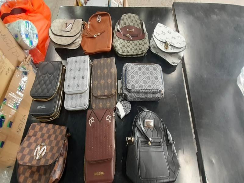 Lote de Carteras Variadas Sin Marca