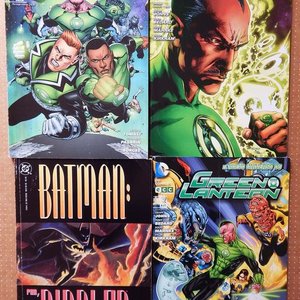 Lote de 4 Revistas de Cómics: Green Lantern y Batman - imagen 1