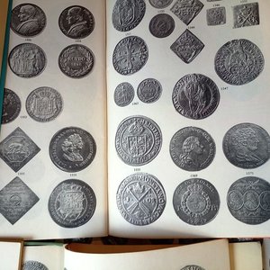 7 Catálogos de Subastas Numismáticas Americanas en Inglés - Años 70 - imagen 5