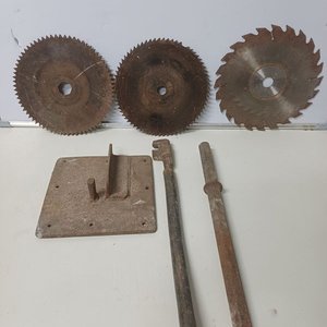 Lote siguiente: Lote de 3 discos para sierra, grifa y punta para rotomartillo