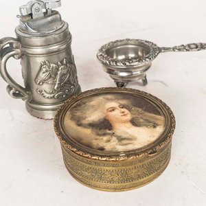 Alhajero de Bronce con Retrato, Encendedor y Colador de Metal - imagen 2
