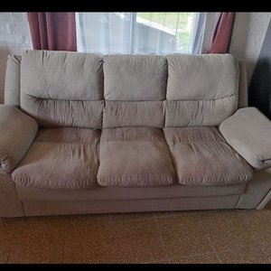 Lote anterior: Sofá de Tres Cuerpos Beige