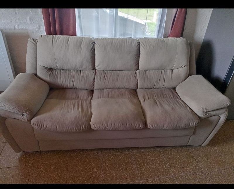 Sofá de Tres Cuerpos Beige
