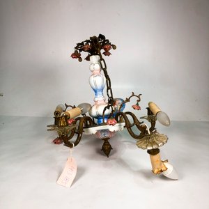 Araña de Bronce y Porcelana Rosada con Cinco Luces - imagen 2