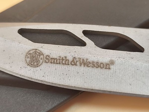 Cuchillo de supervivencia Smith & Wesson colgante - imagen 3