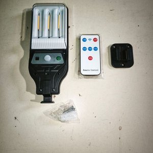 2 Focos Solares con Sensor y Control Remoto - imagen 2