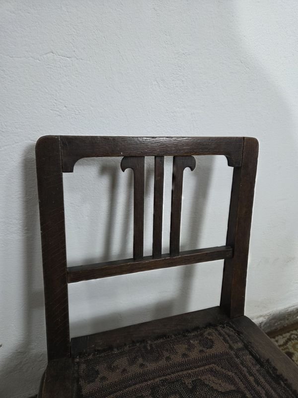 Silla de Roble con Mano de Metal y Tapicería - imagen 8