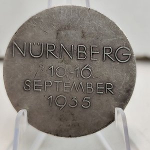Medalla Conmemorativa Alemana Nüremberg 1935 Segunda Guerra Mundial - imagen 2