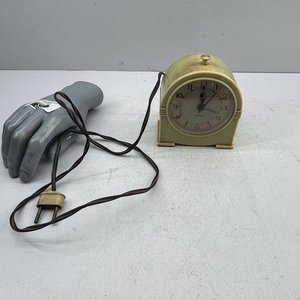 Lote siguiente: Reloj Eléctrico Temco Inglés de Baquelita