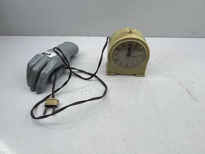 Reloj Eléctrico Temco Inglés de Baquelita