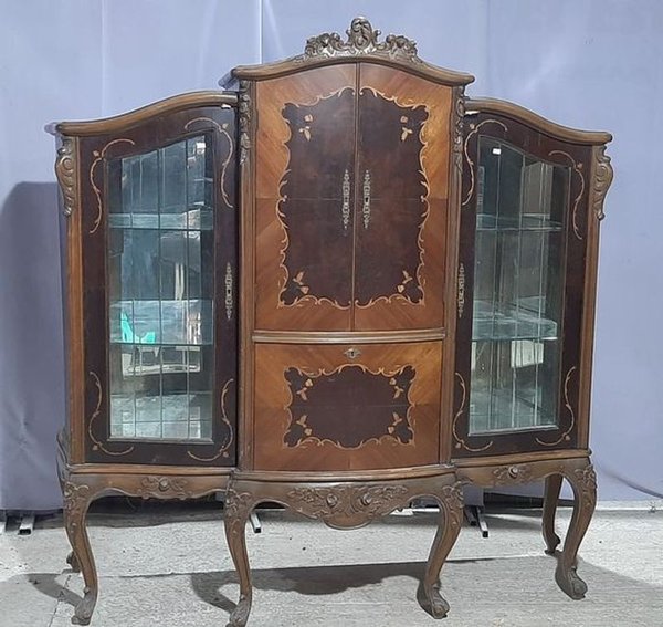 Cristalero Estilo Luis XV con Marqueterie y Espejo Interno
