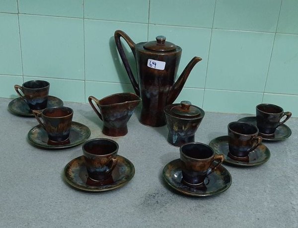 Juego de Café Completo en Loza Marrón con Diseño Tornasolado - imagen 1