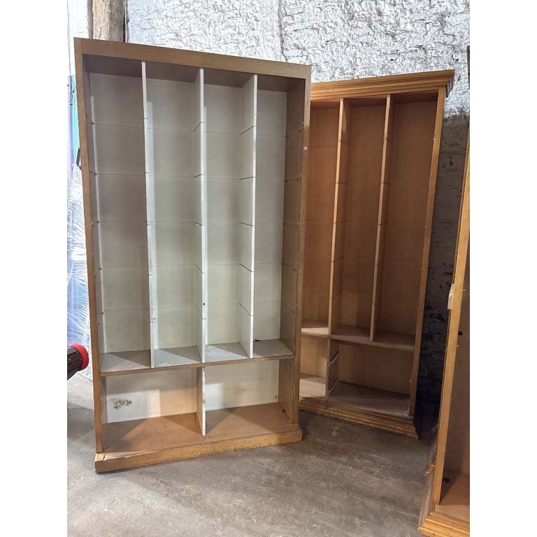Lote anterior: Muebles de MDF con reparticiones y sin estantes