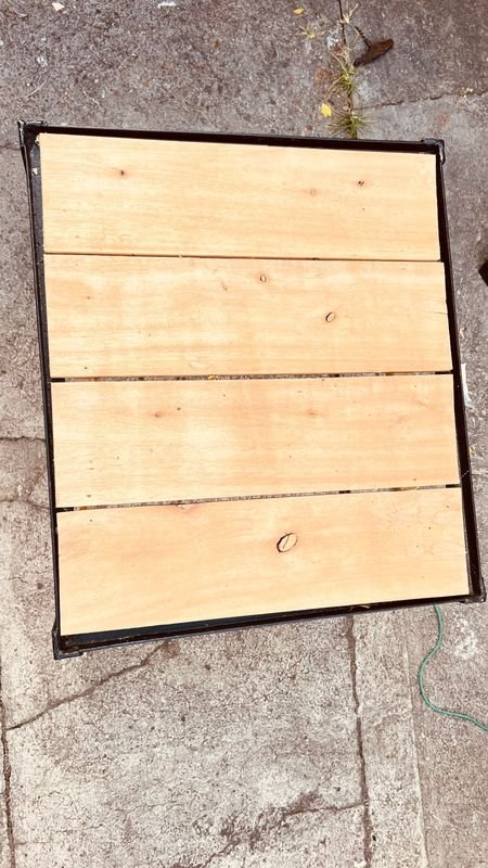 MESA DE HIERRO TAPA MADERA - imagen 6