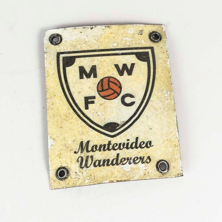 Lote anterior: Escudo de Montevideo Wanderers F.C. litografiado en chapa