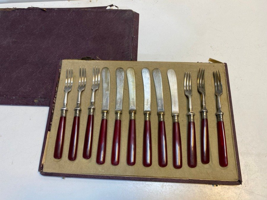 Lote anterior: Juego vintage de cubiertos para pescado