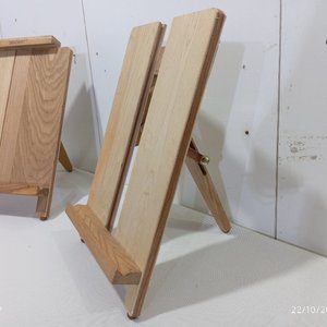 Lote de 3 piezas de madera: 2 atriles Sinoart y panera ranurada - imagen 4