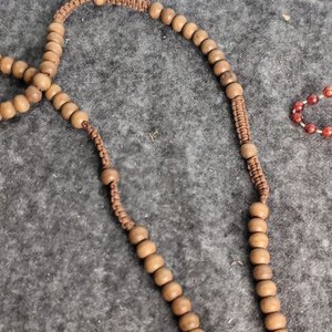 Dos Rosario de Madera y Piedra con Cruces - imagen 6
